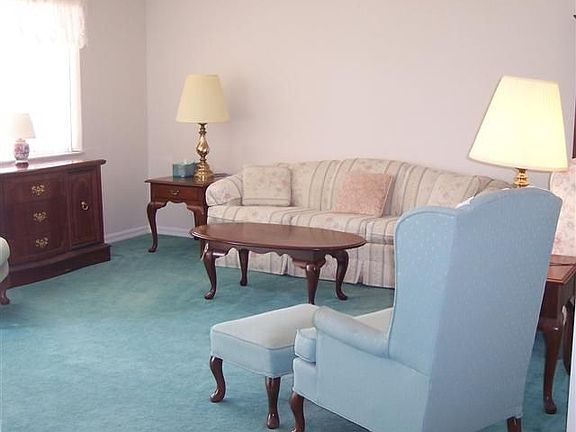LIVING RM