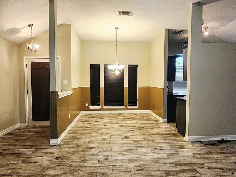 213 Mango St — Photo 8