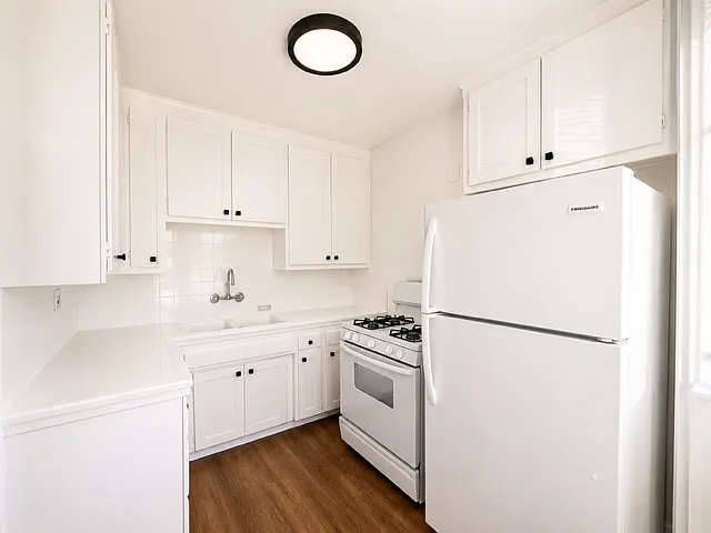 1624 N Alexandria Ave #3 — Photo 6