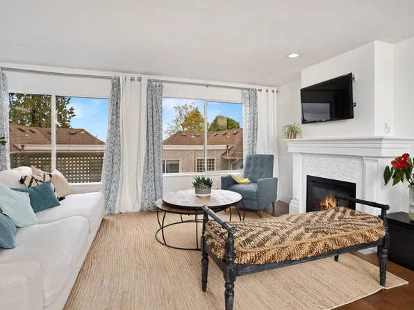 232 E 6th St #7, North Vancouver, BC V7L 1P5