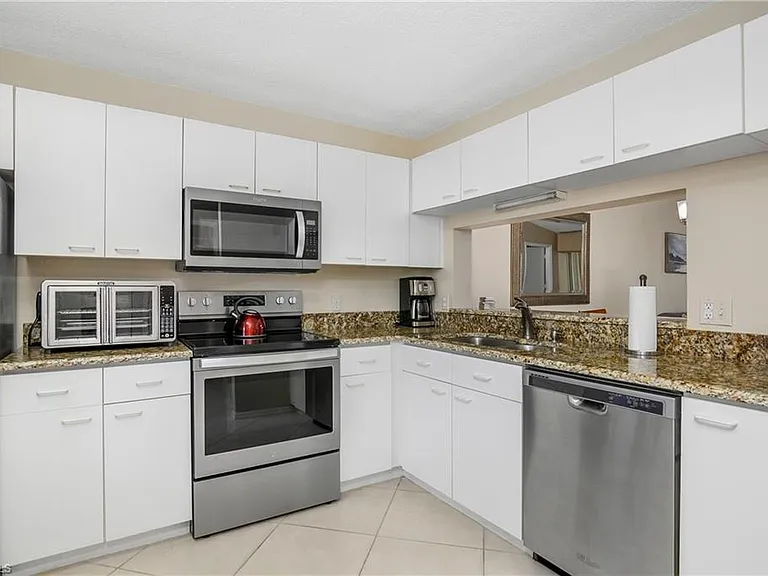 7754 Emerald Cir #T-202 — Photo 11