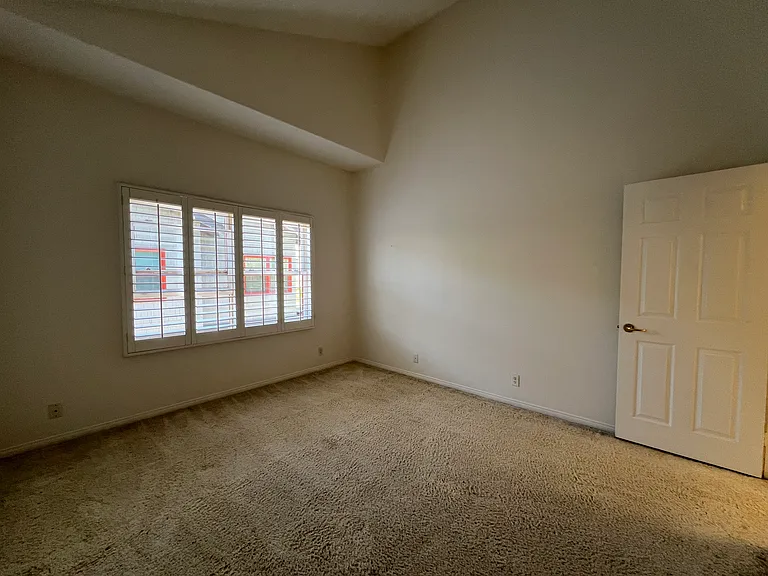 2433 Oneida St #1 — Photo 34