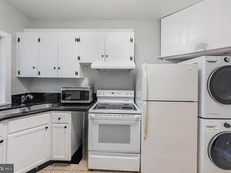 503 Caroline St #1 — Photo 5