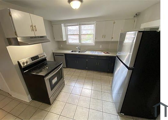 3rd image of 2340 23rd St W
