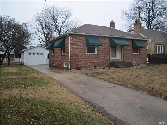 2618 Benton St photo 1
