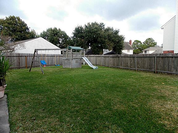 2nd image of 902 Plum Falls Ct