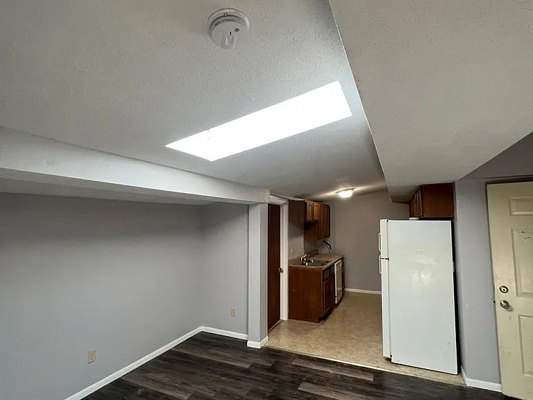 115 S 6th St — Photo 7