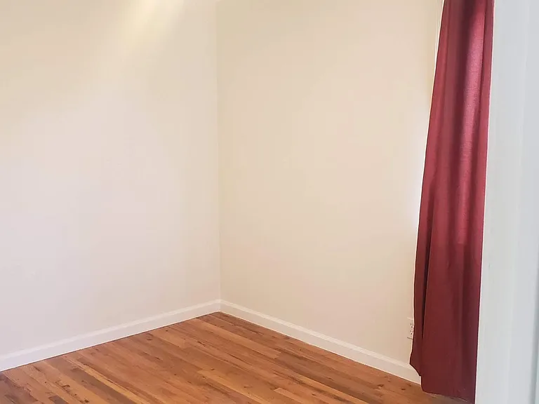 1724 N Hollywood Way #B — Photo 8