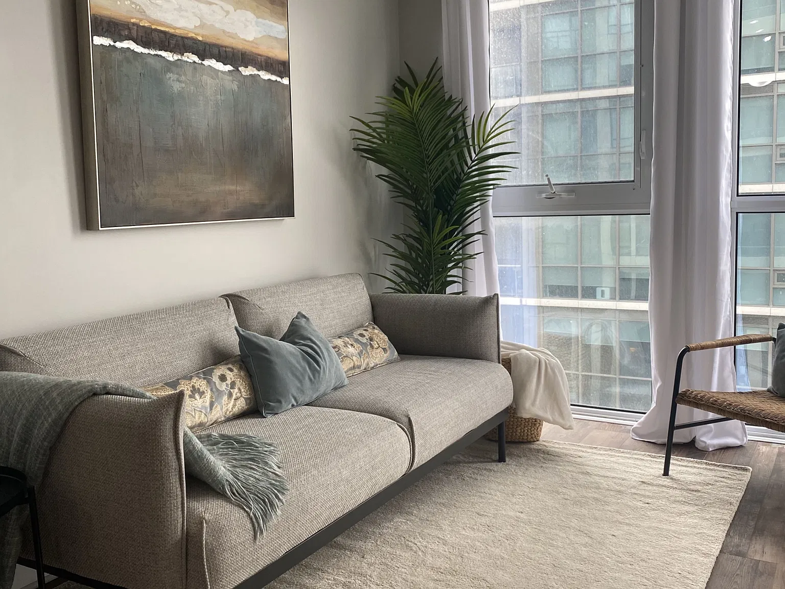 IQ Condos — Photo 2