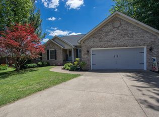 8115 Manslick Rd, Louisville, KY 40214