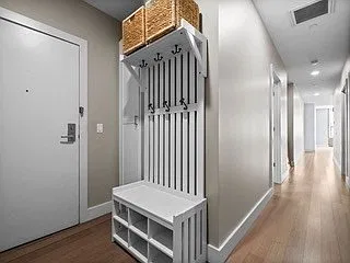 1 bed, 1.5 bath, 897 sqft, $3,800 — Photo 4