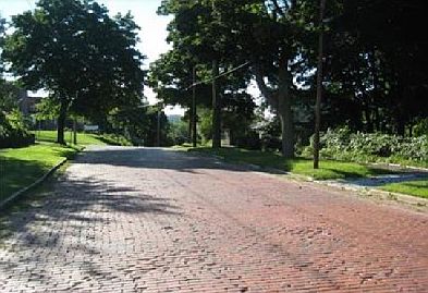 4th image of 201 Bluff St