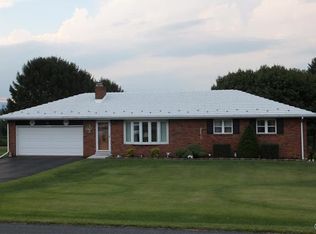 1625 Clearview Rd N, Coplay, PA 18037