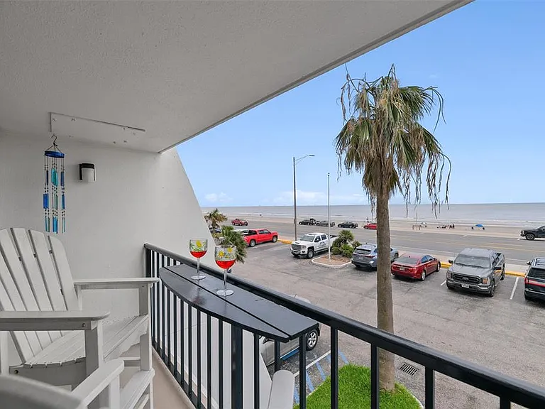 7310 Seawall Blvd #208 — Photo 2