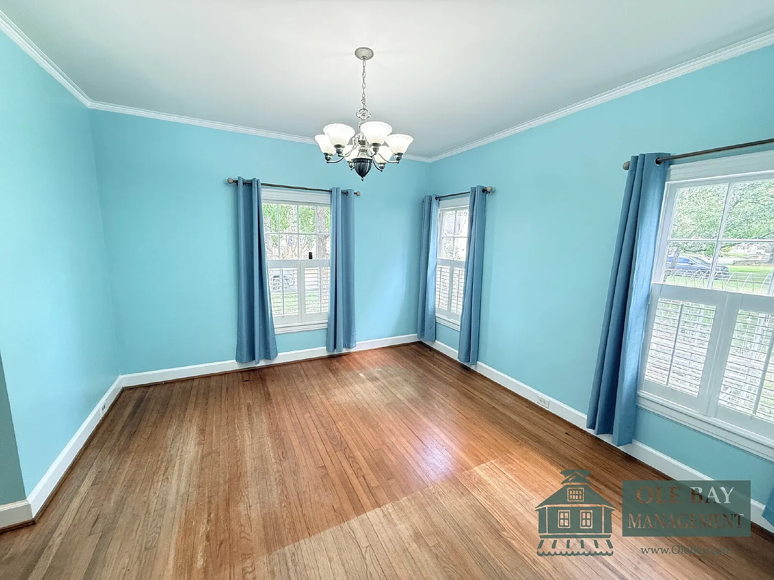 3 bed, 2.0 bath, 2100 sqft, $2,050 — Photo 4