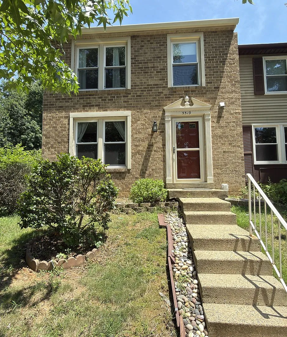 3 Bed 4 Bath Townhome for Rent in Fairfax, VA! — Photo 1