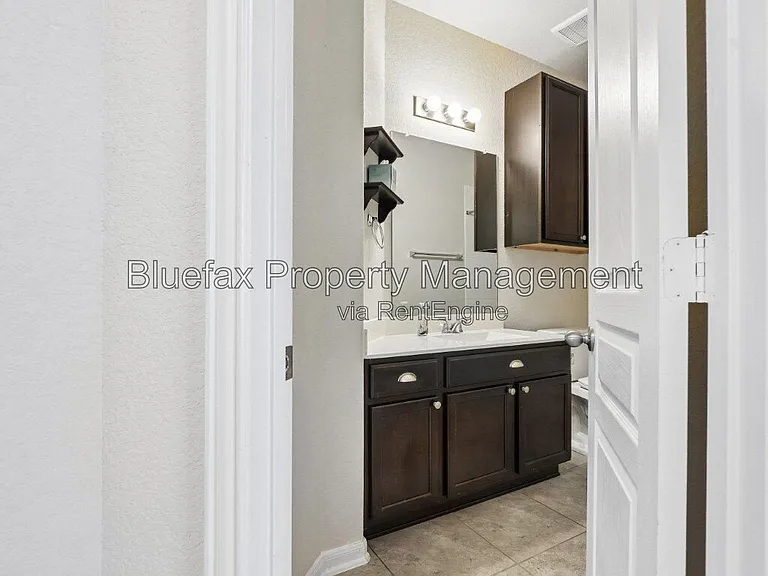 1807 Golden Maple — Photo 24