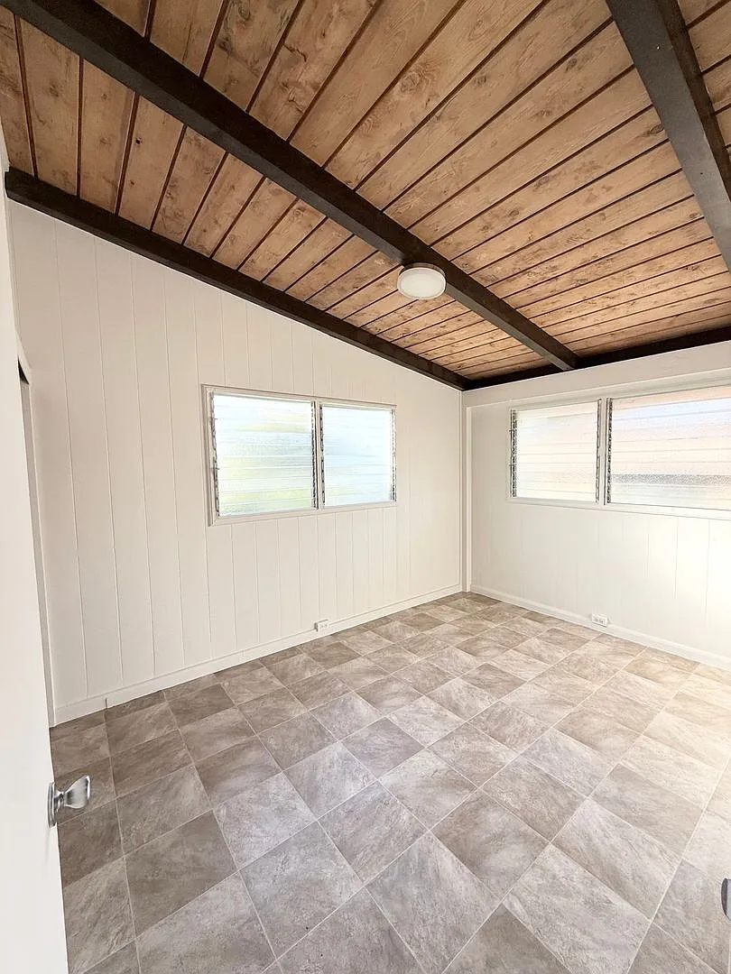 Aliamanu/Salt Lake - 2-bedroom 1 bath duplex — Photo 3