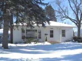 1930 Arona St, Roseville, MN 55113