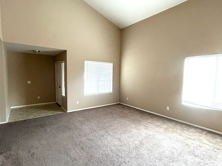 3174 W Carlos Ln — Photo 5