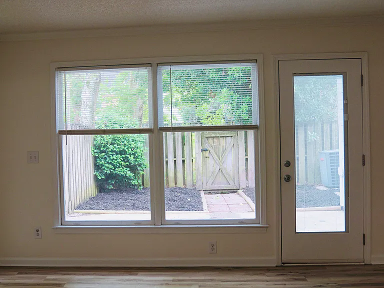 4912 Seabrook Ct — Photo 22