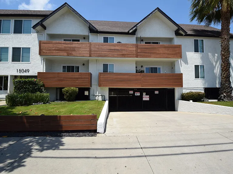 15049 — Photo 2