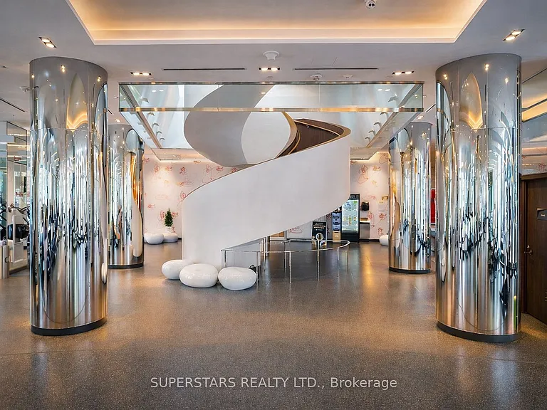 10 York St #4208 — Photo 27