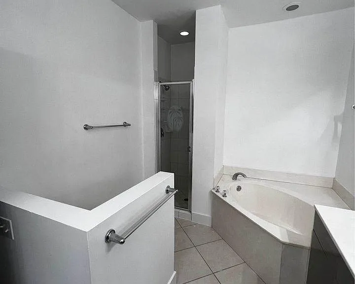 6215 Wilshire Pines Cir #1608 — Photo 30