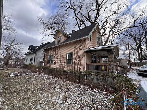 3rd image of 1747 S Cove Blvd