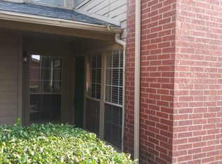 1413 Meadowood Village Dr, Fort Worth, TX 76120