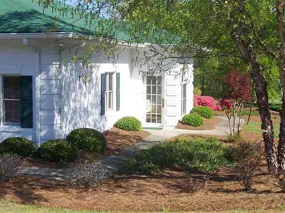 2nd image of 1061 Park Dr