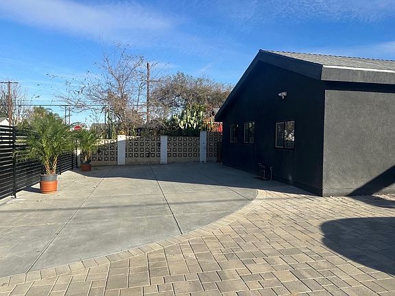 5th image of 21706 Arminta St