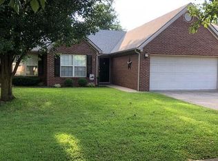 453 Skyview Ln, Lexington, KY 40511