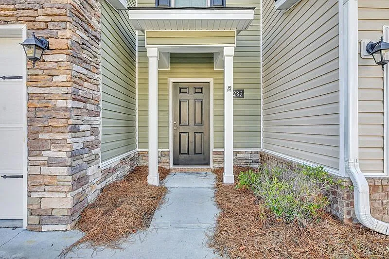 3 bed, 2.5 bath, 1556 sqft, $1,950 — Photo 4