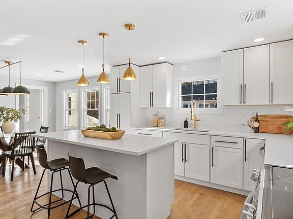 3rd image of 401 Belknap Rd