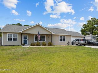 213 Stag Ct, Hubert, NC 28539