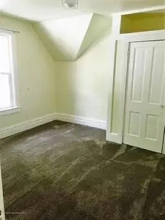 909 8th Street, Unit Main house — Photo 2