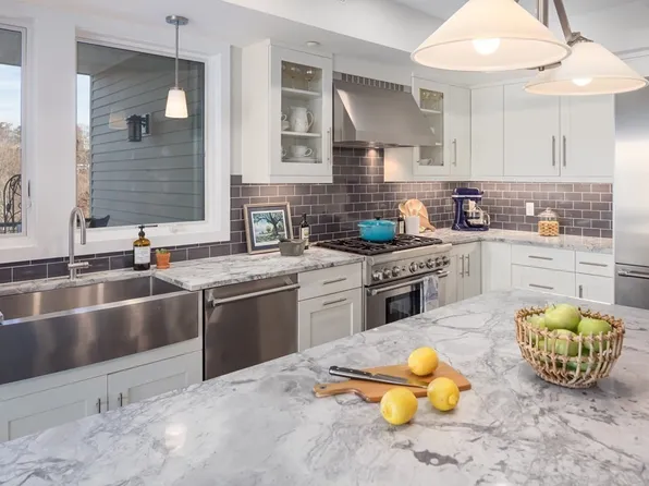 78 Thatcher Rd Unit 4, Gloucester, MA 01930