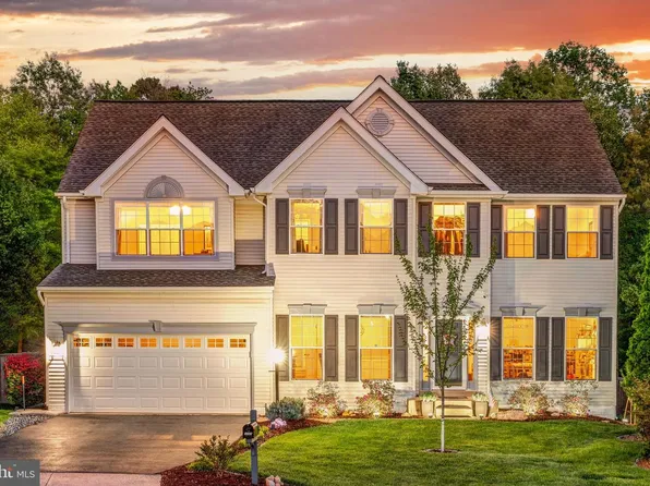 3985 Fawnridge Ct, Woodbridge, VA 22193