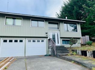 227 Vista Rd, Whitethorn, CA 95589