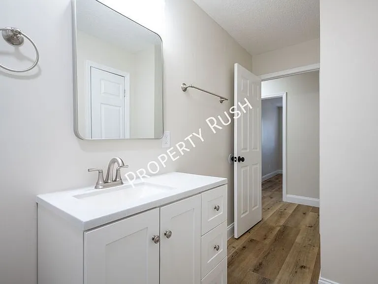 20 Linda Ln — Photo 15