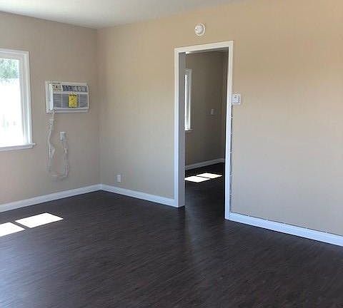 4th image of 23786 Sunnymead Blvd