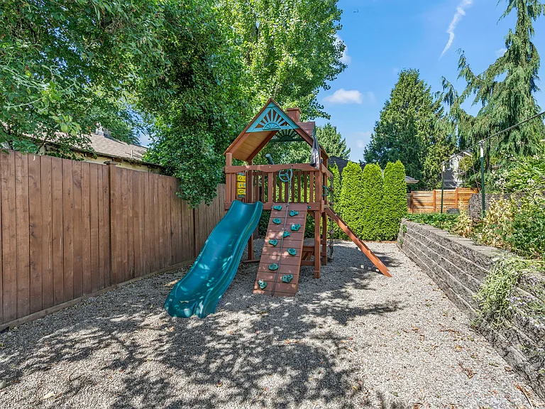 3823 S Mead St — Photo 32