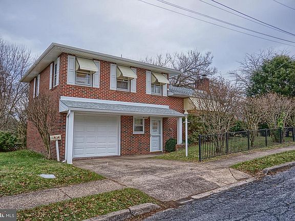2nd image of 524 S 26th St