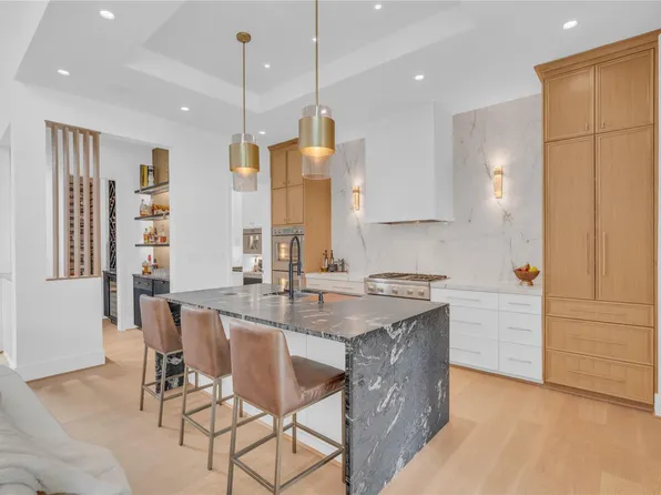 5602 Ella Lee Ln, Houston, TX 77056