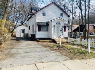 109 Park St, Gloversville, NY 12078