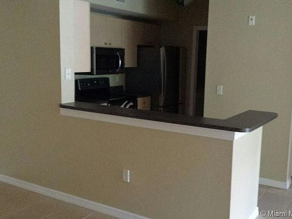 4th image of 2582 Centergate Dr APT 206