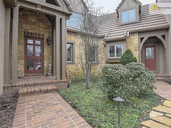 Courtyard with two front entrances.