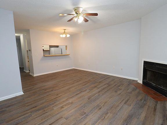 5th image of 113A Country Town Ct