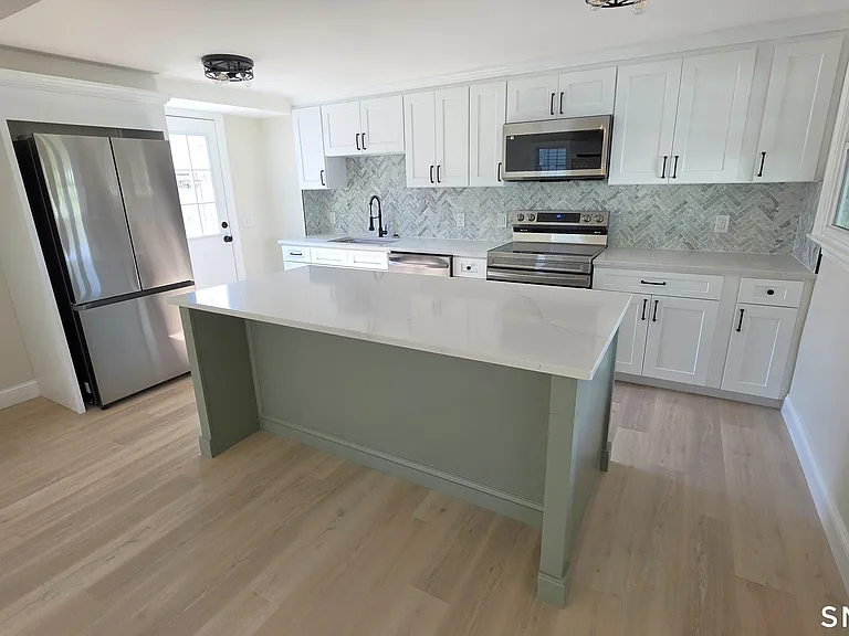 47 Cosey Beach Ave — Photo 10